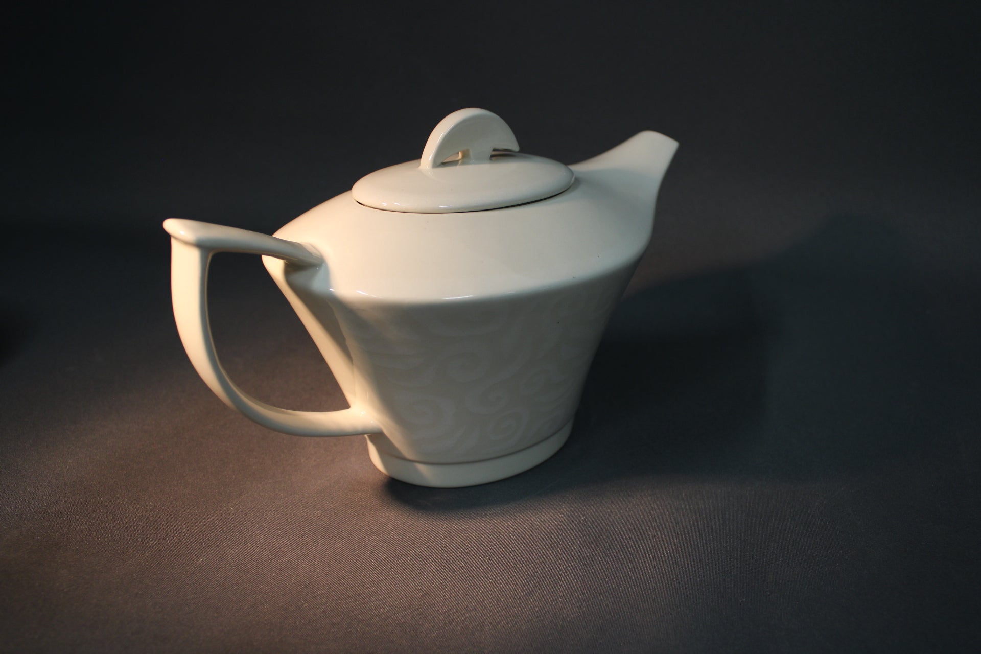 Pentik Vanilja teekannu kansi paikoillaan