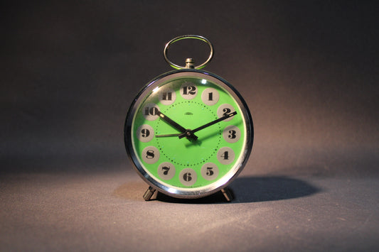 PRIM vintage herätyskello vihreä kellotaulu