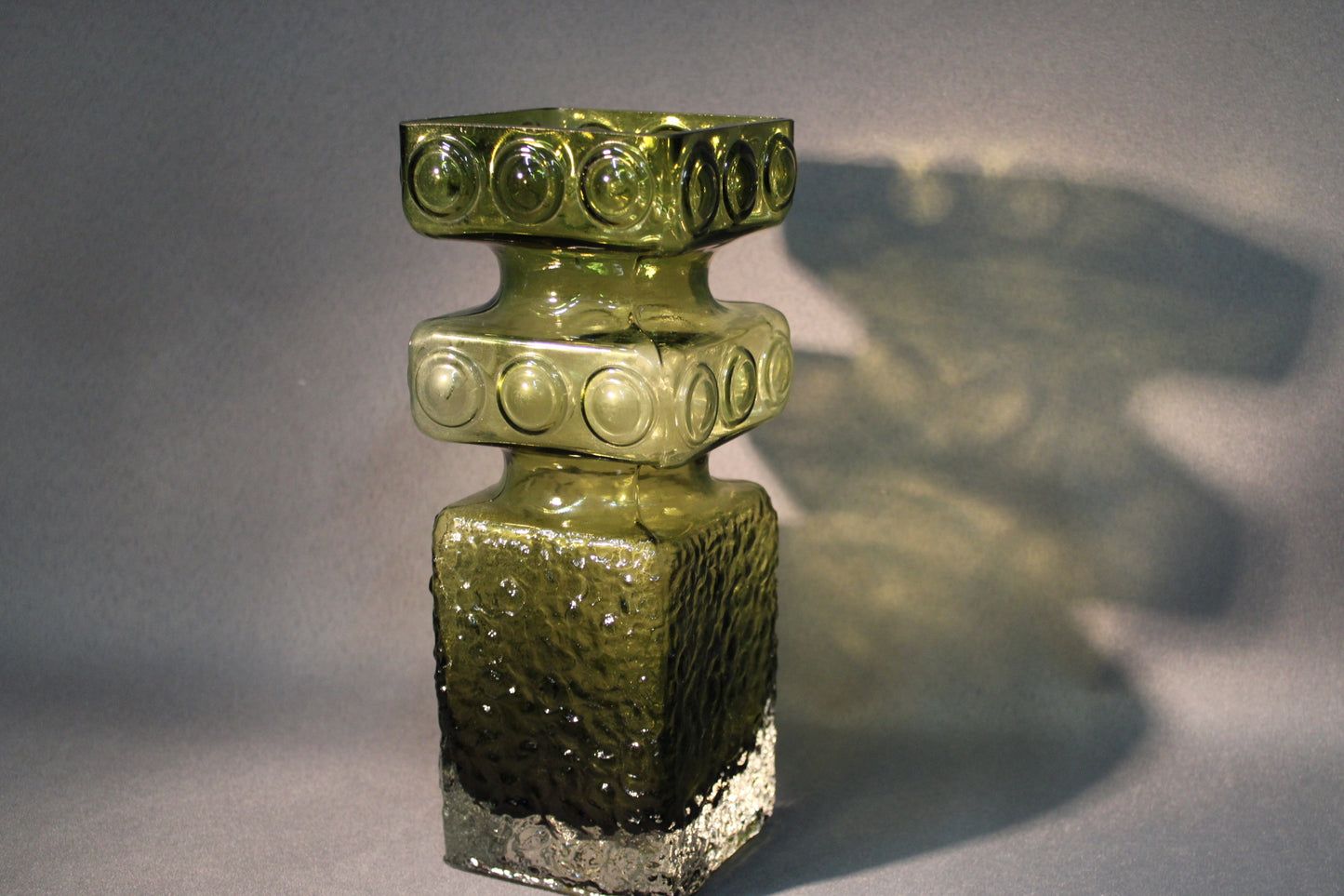 Vihreä Kehrä-maljakko Riihimäen Lasilta, viistokulma