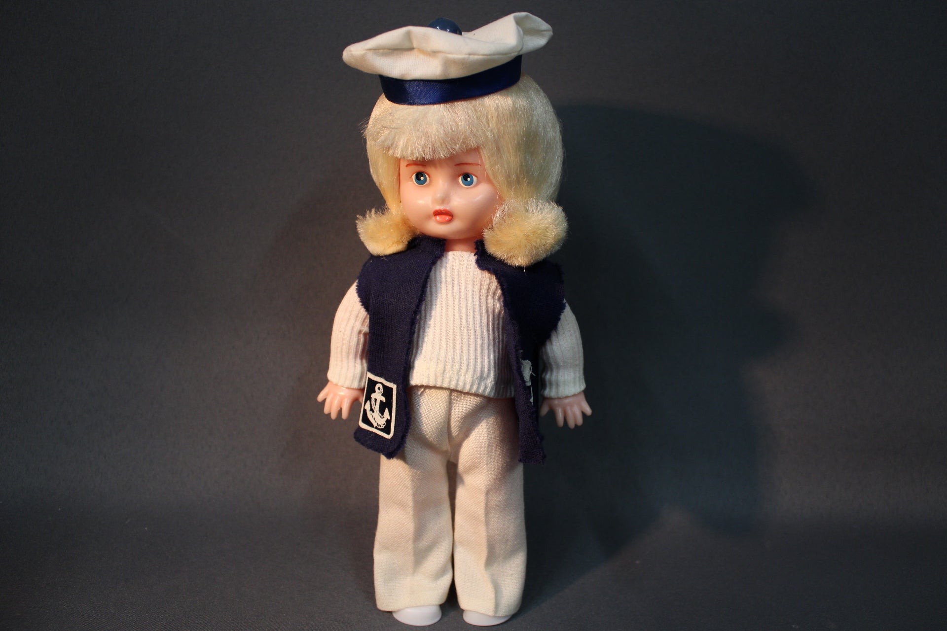 Salvo koristenukke 1980-luvulta, merimiesasu,  koriste-esine