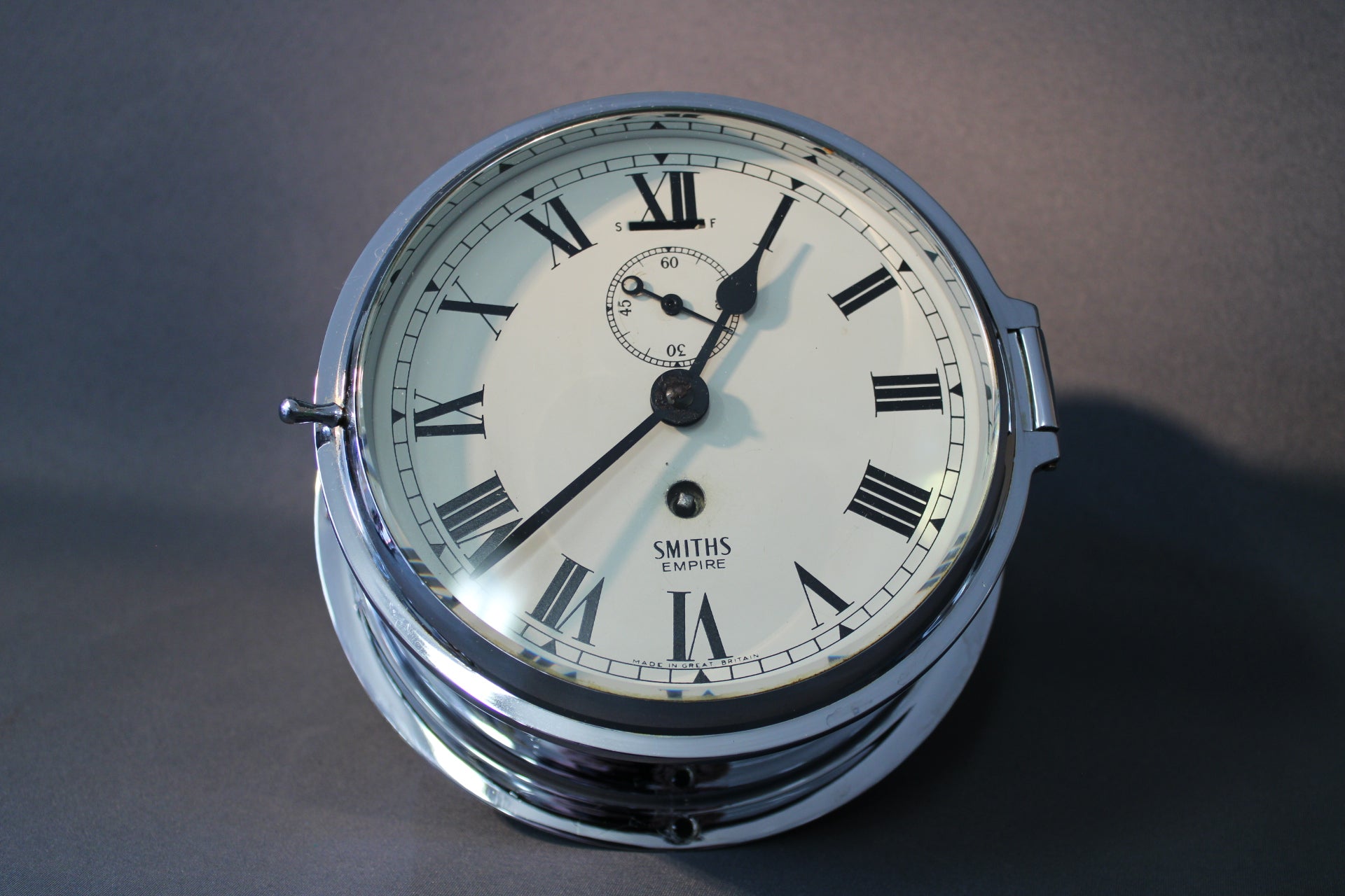 Smiths Empire laivan kello, kromattu runko