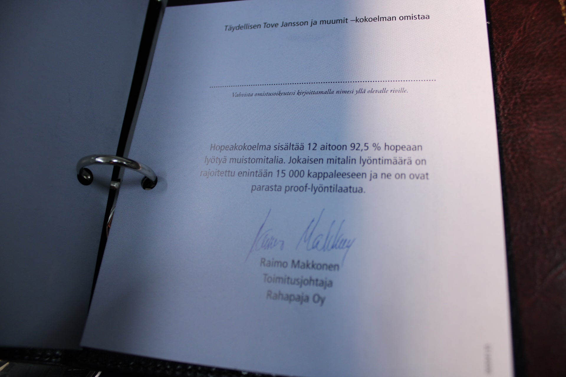 Tove Jansson Muumit hopeamitalikokoelman omistustodistus