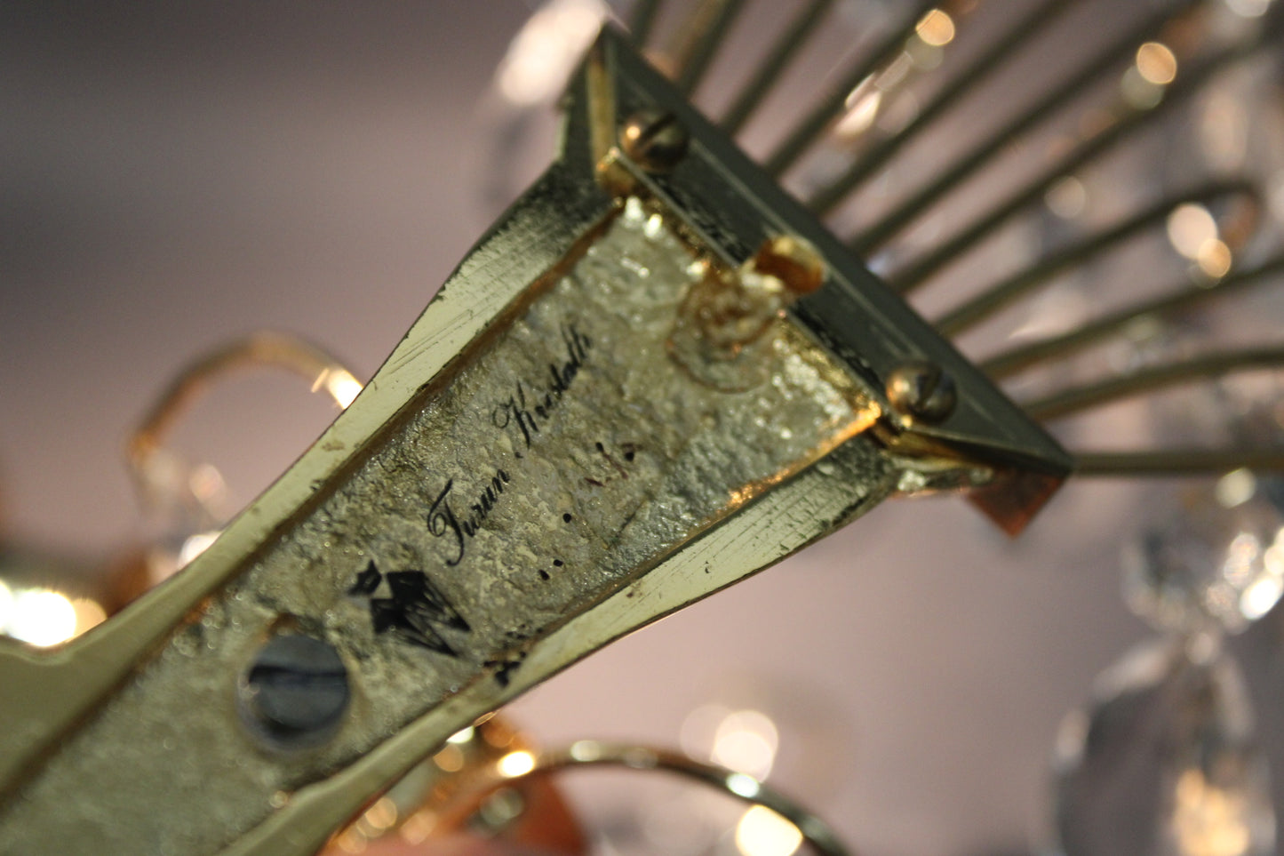 Turun Kristalli kynttiläpidikkeen pohjassa valmistajaleima