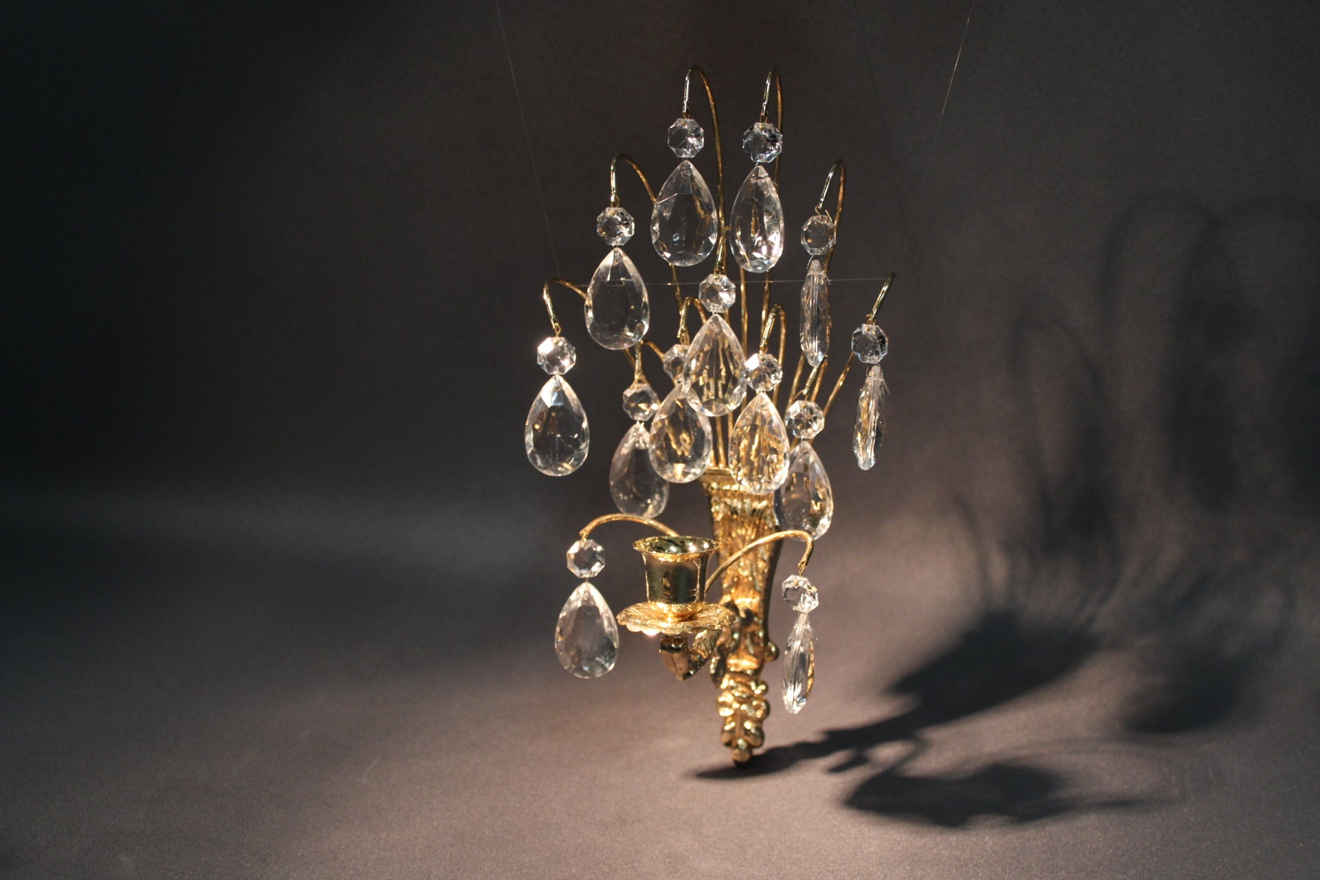 Turun Kristalli seinäkynttiläpidike kristalleilla, yksittäinen sivuprofiili