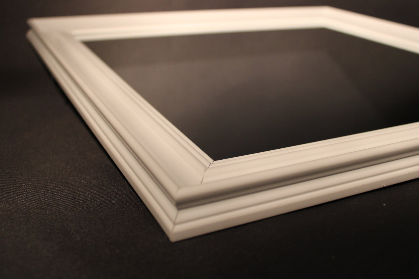 valkoinen peili kehys lähikuva kulma