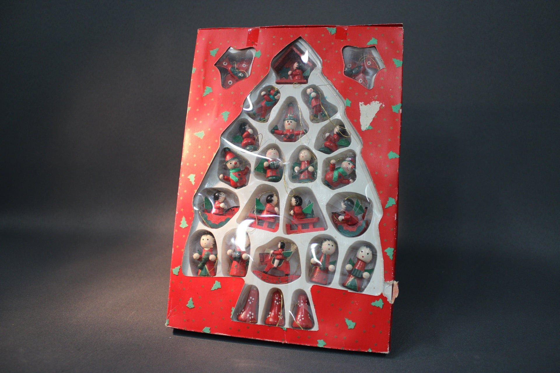 Vanhat puukuusenkoristeet alkuperäispakkauksessa, 24 osaa – vintage joulukoristesetti.