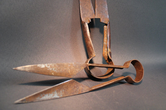 Vanhat villasakset, lampaankeritsimet, terän yksityiskohta