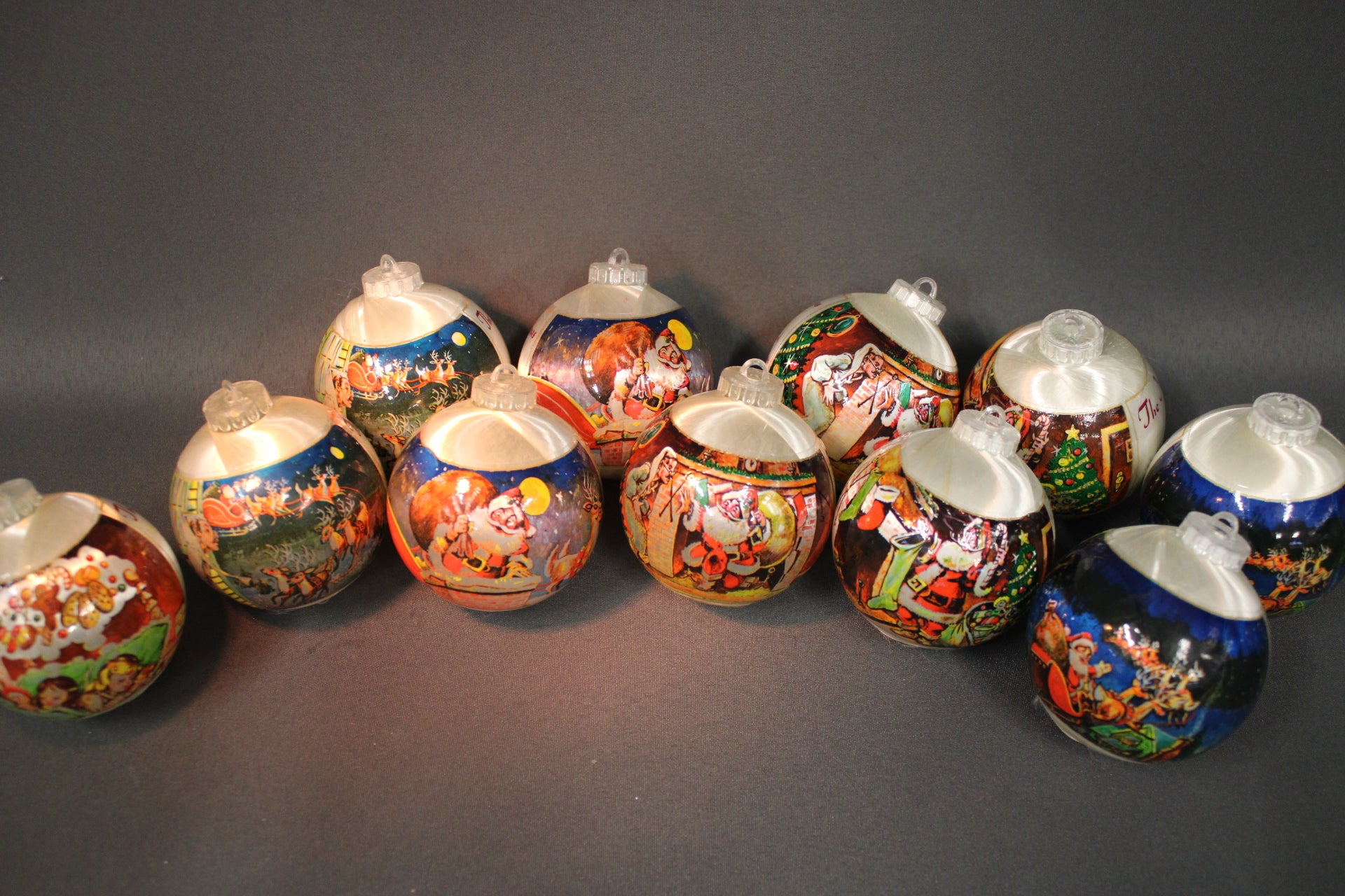 Vintage-joulukuusenkoristeet, 10 kpl, värikkäillä jouluaiheisilla kuvilla